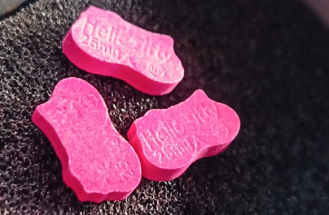 hello-titty-25mg-stamped 2cb